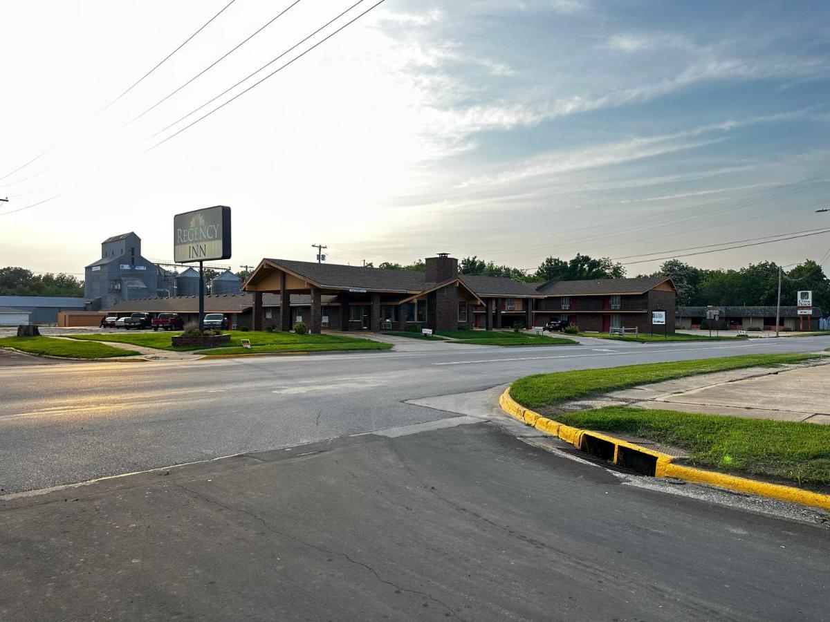 Regency Inn Iola 외부 사진
