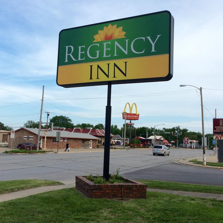 Regency Inn Iola 외부 사진